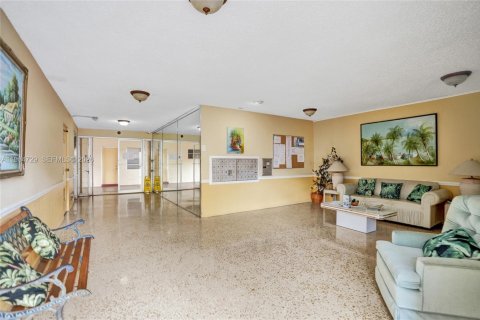Copropriété à vendre à Lauderdale Lakes, Floride: 1 chambre, 72.74 m2 № 2046934 - photo 29