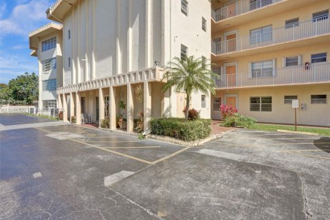 Copropriété à vendre à Lauderdale Lakes, Floride: 1 chambre, 72.74 m2 № 2046934 - photo 28
