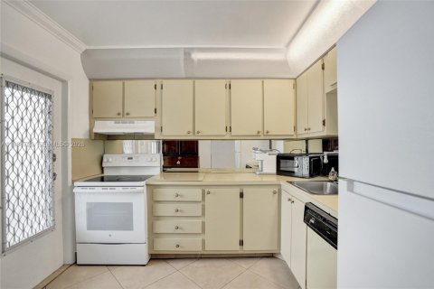 Copropriété à vendre à Lauderdale Lakes, Floride: 1 chambre, 72.74 m2 № 2046934 - photo 7