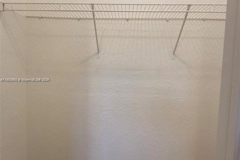 Condominio en venta en Miami, Florida, 4 dormitorios, 154.22 m2 № 2077250 - foto 10