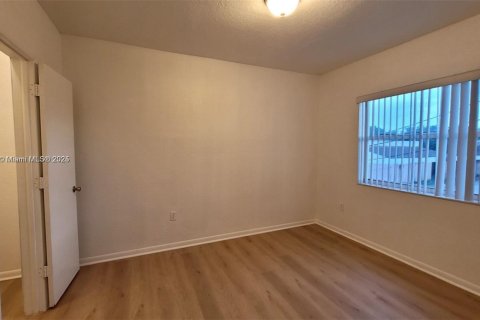 Condominio en Miami, Florida, 4 dormitorios  № 2077250