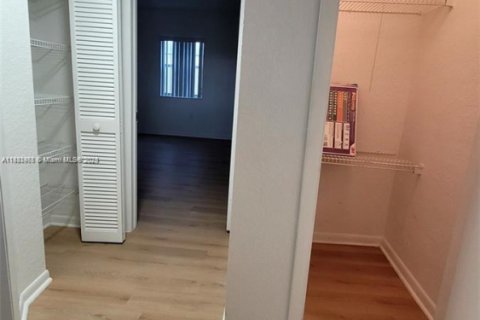Condominio en venta en Miami, Florida, 4 dormitorios, 154.22 m2 № 2077250 - foto 8