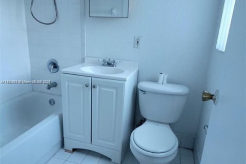 Condominio en venta en Miami, Florida, 4 dormitorios, 154.22 m2 № 2077250 - foto 11