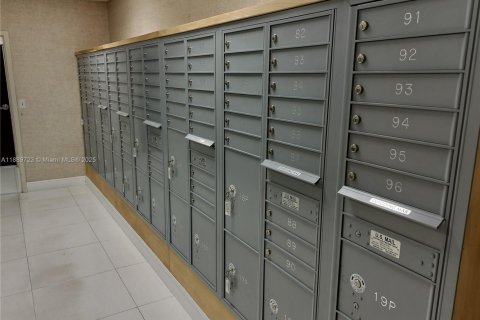 Commercial property in North Miami, Florida № 1938956 - photo 10