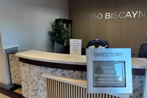 Commercial property in North Miami, Florida № 1938956 - photo 13