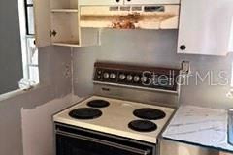 Casa en venta en Brandon, Florida, 2 dormitorios, 76.74 m2 № 2377450 - foto 3