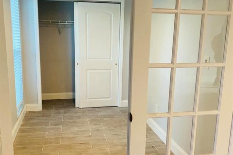 Condo in Oakland Park, Florida, 2 bedrooms  № 2087229 - photo 10