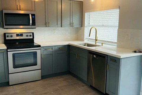 Condo in Oakland Park, Florida, 2 bedrooms  № 2087229 - photo 3