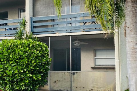 Condo in Oakland Park, Florida, 2 bedrooms  № 2087229 - photo 12