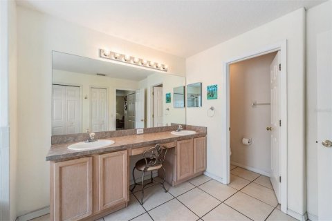 House in Lutz, Florida 6 bedrooms, 289.02 sq.m. № 1900944 - photo 21
