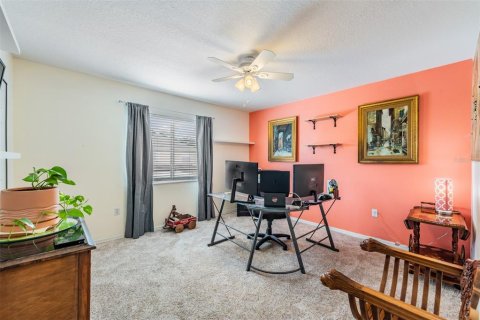 House in Lutz, Florida 6 bedrooms, 289.02 sq.m. № 1900944 - photo 22