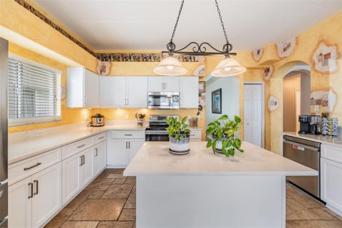 House in Lutz, Florida 6 bedrooms, 289.02 sq.m. № 1900944 - photo 5