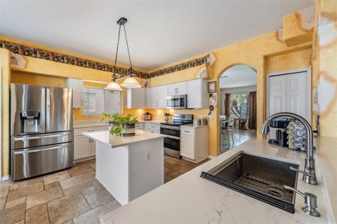 House in Lutz, Florida 6 bedrooms, 289.02 sq.m. № 1900944 - photo 6