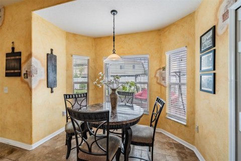 House in Lutz, Florida 6 bedrooms, 289.02 sq.m. № 1900944 - photo 8