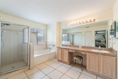 House in Lutz, Florida 6 bedrooms, 289.02 sq.m. № 1900944 - photo 20