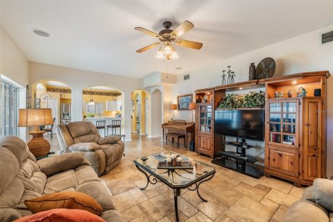 House in Lutz, Florida 6 bedrooms, 289.02 sq.m. № 1900944 - photo 11