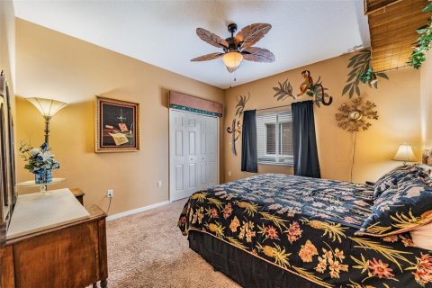House in Lutz, Florida 6 bedrooms, 289.02 sq.m. № 1900944 - photo 24