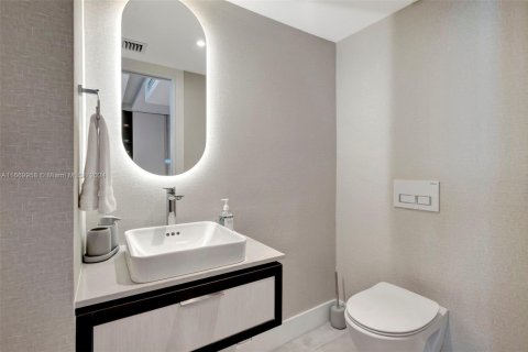 Copropriété à louer à Miami Beach, Floride: 2 chambres, 159.79 m2 № 1668335 - photo 12