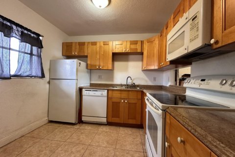 Condo in Margate, Florida, 1 bedroom  № 1181959 - photo 1
