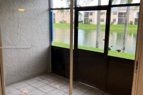 Appartement à louer à Homestead, Floride: 2 chambres, 90.12 m2 № 2168800 - photo 3