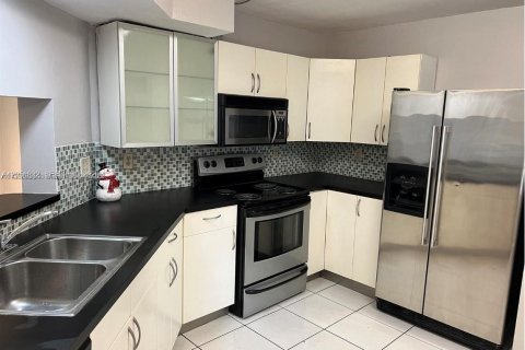 Appartement à louer à Homestead, Floride: 2 chambres, 90.12 m2 № 2168800 - photo 2