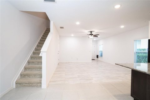 Touwnhouse à vendre à Lakeland, Floride: 3 chambres, 155.7 m2 № 1785362 - photo 5