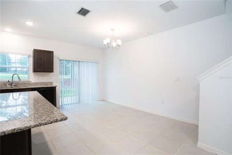 Touwnhouse à vendre à Lakeland, Floride: 3 chambres, 155.7 m2 № 1785362 - photo 4