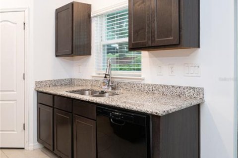 Touwnhouse à vendre à Lakeland, Floride: 3 chambres, 155.7 m2 № 1785362 - photo 6