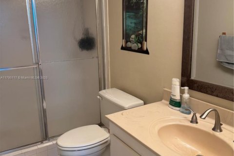 Condo in Hollywood, Florida, 2 bedrooms № 1959819 - photo 23