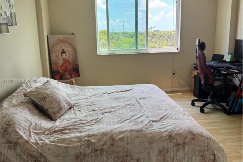 Condo in Hollywood, Florida, 2 bedrooms № 1959819 - photo 15