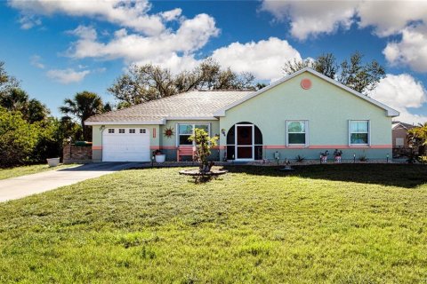 House in Port Charlotte, Florida 3 bedrooms, 115.38 sq.m. № 1584562 - photo 1