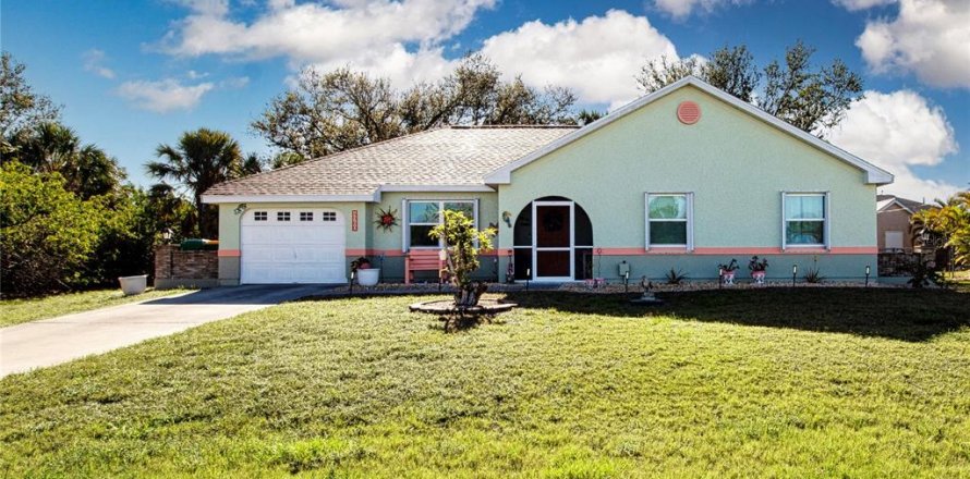 House in Port Charlotte, Florida 3 bedrooms, 115.38 sq.m. № 1584562
