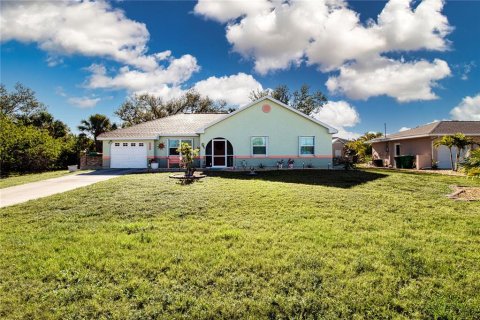 House in Port Charlotte, Florida 3 bedrooms, 115.38 sq.m. № 1584562 - photo 5