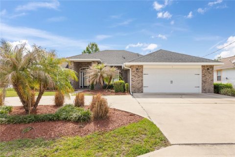 House in Palm Coast, Florida 4 bedrooms, 210.42 sq.m. № 2166748 - photo 2