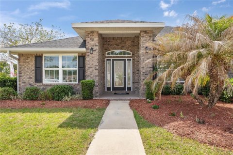 House in Palm Coast, Florida 4 bedrooms, 210.42 sq.m. № 2166748 - photo 3