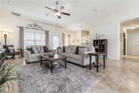 House in Palm Coast, Florida 4 bedrooms, 210.42 sq.m. № 2166748 - photo 9