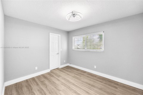 Casa en venta en Lauderhill, Florida, 3 dormitorios, 169.27 m2 № 1933927 - foto 17