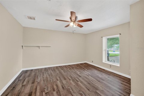 House in Saint Petersburg, Florida 3 bedrooms, 121.14 sq.m. № 1838080 - photo 16
