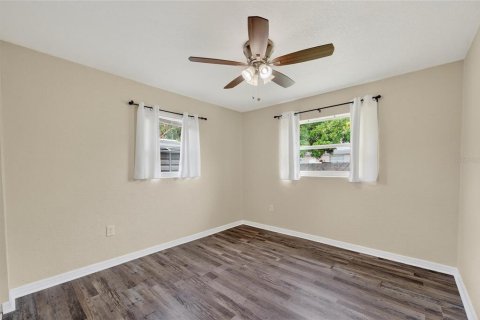 House in Saint Petersburg, Florida 3 bedrooms, 121.14 sq.m. № 1838080 - photo 27