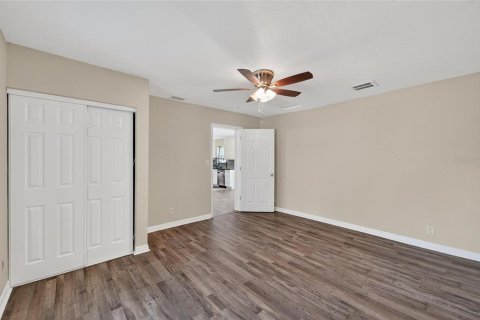 House in Saint Petersburg, Florida 3 bedrooms, 121.14 sq.m. № 1838080 - photo 18