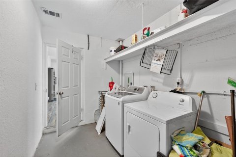 House in Saint Petersburg, Florida 3 bedrooms, 121.14 sq.m. № 1838080 - photo 14