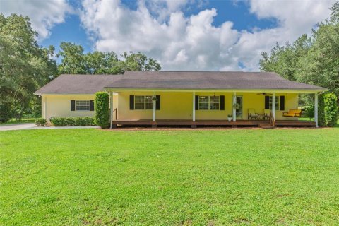 House in Dade City, Florida 3 bedrooms, 172.43 sq.m. № 1837397 - photo 1