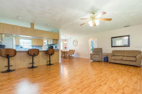 House in Dade City, Florida 3 bedrooms, 172.43 sq.m. № 1837397 - photo 11