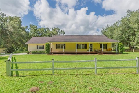 House in Dade City, Florida 3 bedrooms, 172.43 sq.m. № 1837397 - photo 2