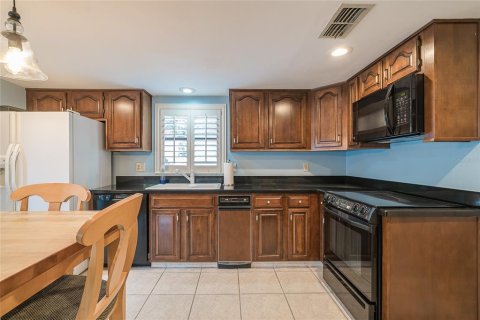 Casa en venta en Temple Terrace, Florida, 3 dormitorios, 199.55 m2 № 1789152 - foto 6