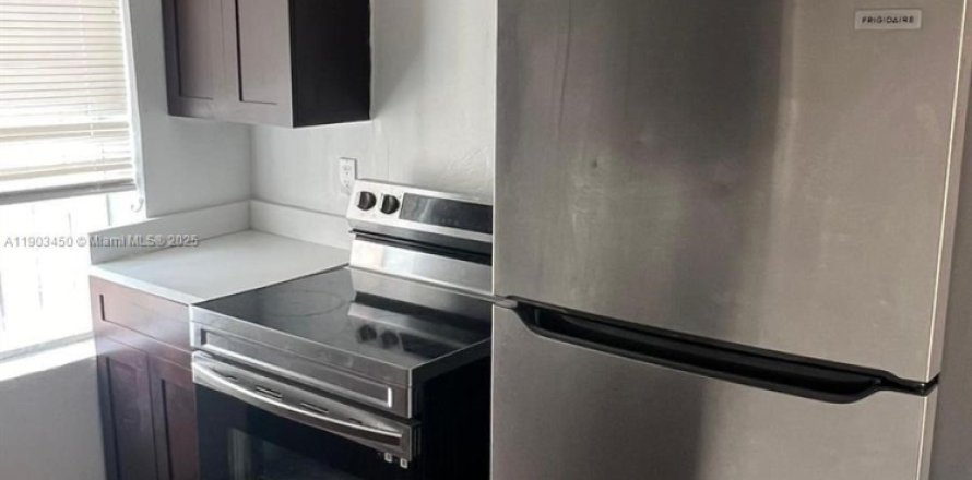 Apartamento en Miami, Florida 1 dormitorio, 346.62 m2 № 1954411