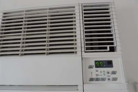 Apartment in Miami, Florida 1 bedroom, 56.67 sq.m. № 1954411 - photo 13