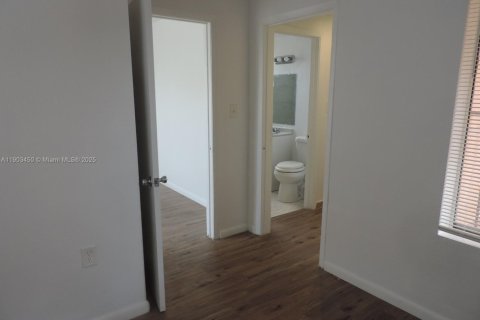 Apartment in Miami, Florida 1 bedroom, 56.67 sq.m. № 1954411 - photo 10