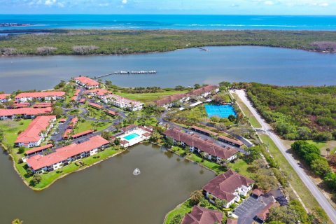 Condo in Stuart, Florida, 2 bedrooms № 2084167 - photo 27