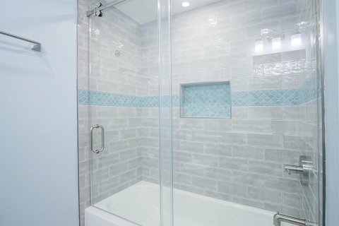 Condo in Stuart, Florida, 2 bedrooms № 2084167 - photo 21